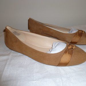 NEW 7 1/2 M Suede Ballet Flats NINE WEST Tan Light Brown